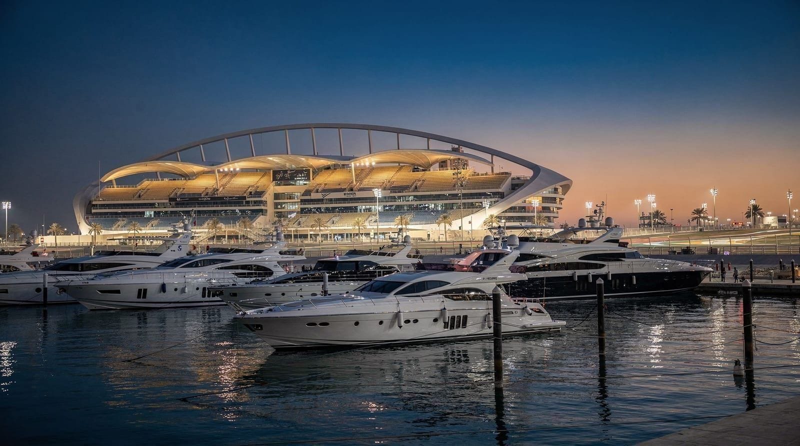 Yas Island — theme parks, circuit and how to plan it