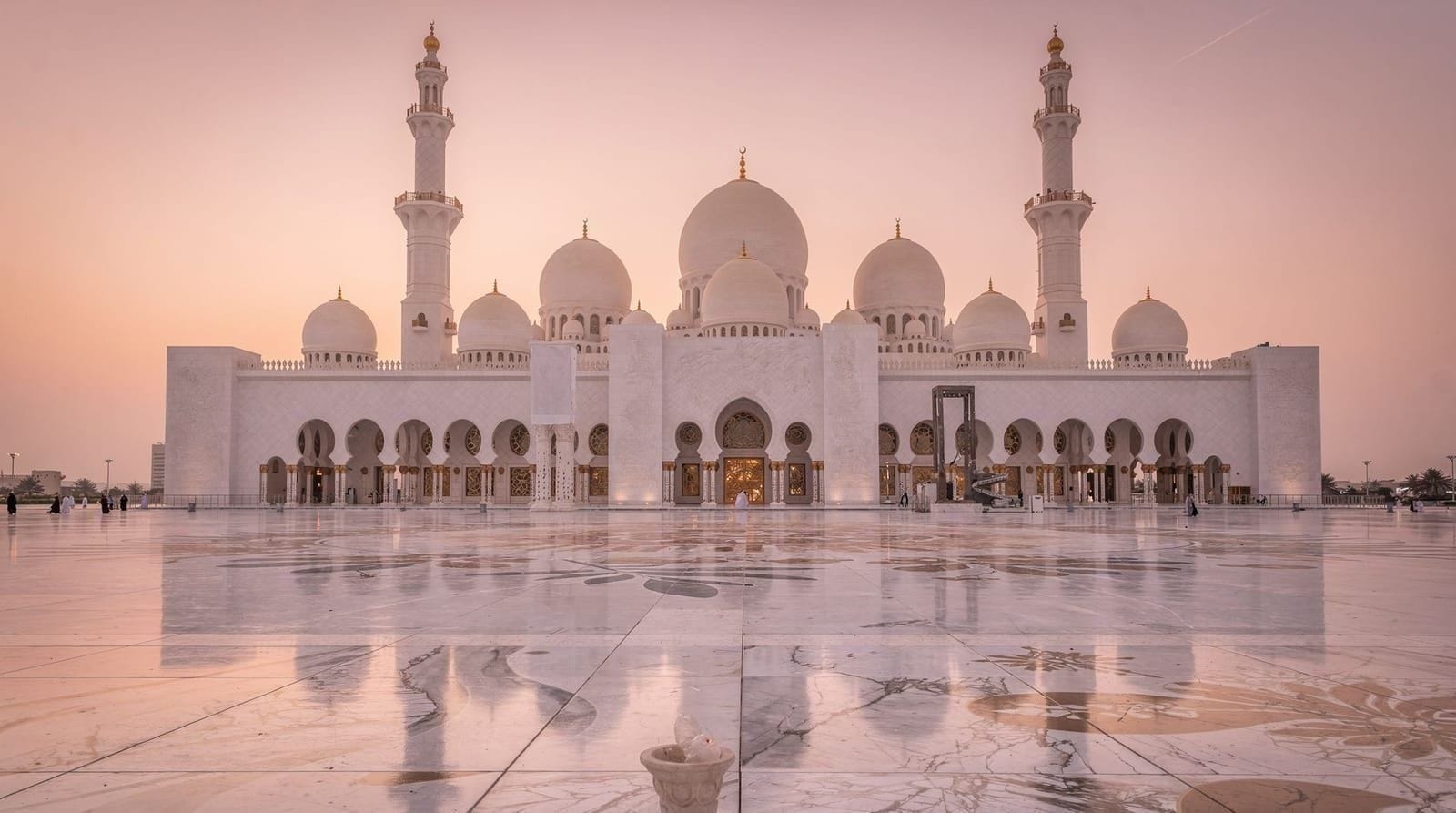 1-day Abu Dhabi itinerary — the essential highlights